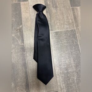 Classic Black Men's Necktie - Elegant Formal Tie